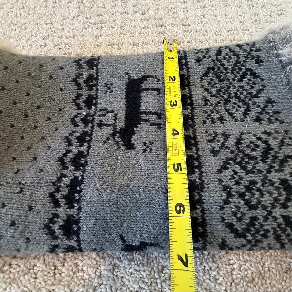 Women’s Gray Knit Hand Warmer Black Faux Fur Fleece Lined Muff Warm Winter Deer - Picture 8 of 8